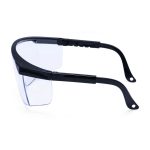 Xalatsis.gr Γυαλιά προστασίας PW33 Portwest με ενιαίο πανοραμικό πολυανθρακικό φακό για άριστη ορατότητα και αυξημένη προστασία. Διαθέτουν ρυθμιζόμενους βραχίονες, αντιχαρακτική επίστρωση και προστασία UV. CE πιστοποιημένα, ιδανικά για επαγγελματική χρήση.