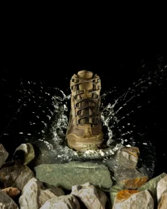 elafria papoutsia ergasias vs paradosiaka